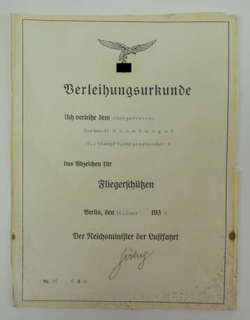 Abzeichen für Fliegerschützen Urkunden für einen Obergefreiten der 8./ (Kampf) Lehrgeschwader 9. - photo 1