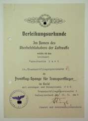 Frontflugspange für Transportflieger, in Gold mit Anhänger und Einsatzzahl 200 Urkunde für einen Leutnant der 14./ Transportfliegergeschwader 4.