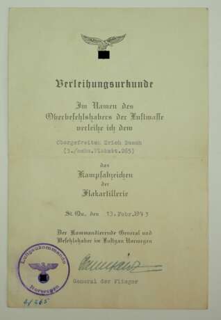 Flakkampfabzeichen der Luftwaffe Urkunde für einen Obergefreiten der 3./sch. Flakabt. 265. - фото 1