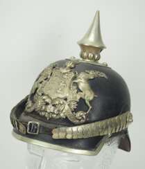 Württemberg: Pickelhaube für Steueraufseher und Grenzwachen.