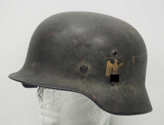 Wehrmacht: Stahlhelm M40 - Doppelemblem. - photo 1