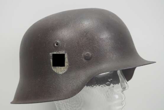 Waffen-SS: Stahlhelm M 42. - фото 1