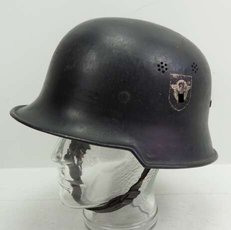 Feuerlöschpolizei: Helm. - photo 1