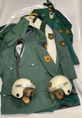 BRD: Sammlung Polizei Uniformierung. - photo 1