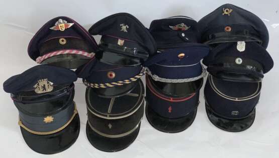 BRD: Sammlung Feuerwehr Kopfbedeckungen. - Foto 1