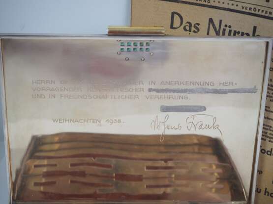 Hans Frank - Ehrengeschenke an Dr. Sixtus Schwaiger. - Foto 2