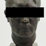 Ferdinand Liebermann: Adolf Hitler Bronze Porträt-Büste. - photo 1