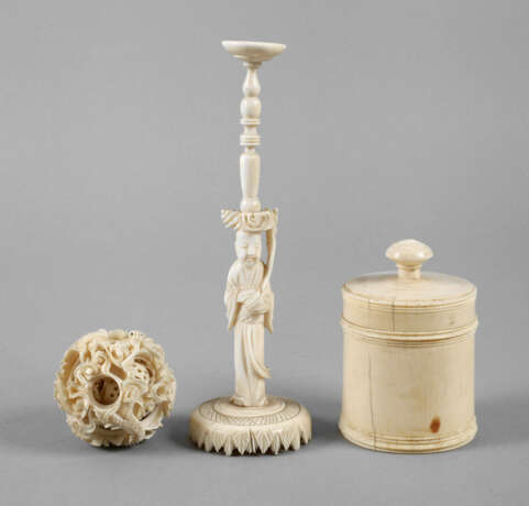 Two Ivory Carvings - photo 1