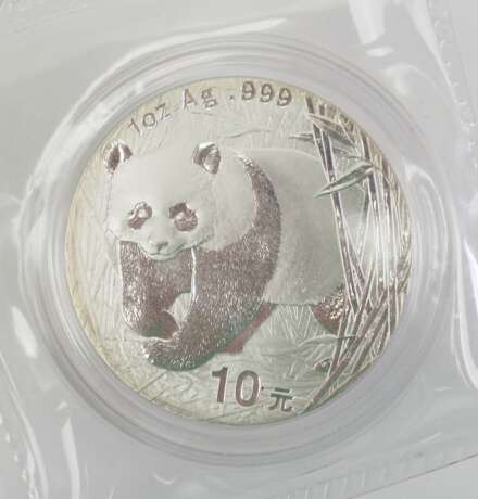 China: 10 Yuan - 1 Oz Silber, Panda 2001. - Foto 1