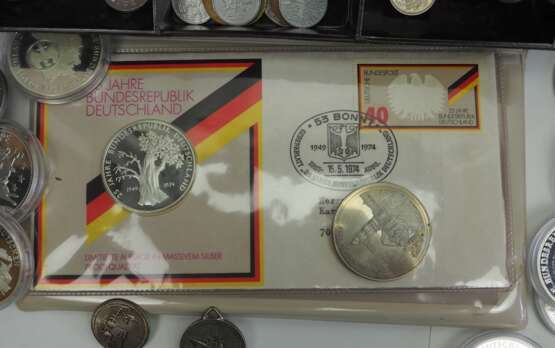 Umfangreiche Sammlung Münzen und Medaillen - SILBER. - Foto 2