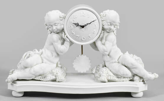 Große Pendule "Uhr von zwei Putten getragen". - photo 1
