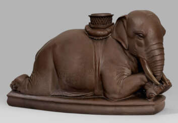 Große Figur "Ruhender Elefant". Originaltitel