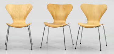 Drei Stapelstühle von Arne Jacobsen
