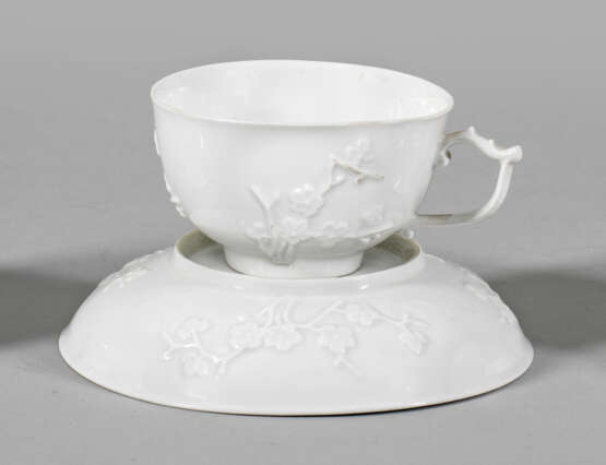 Ziertasse mit Prunusrelief - photo 1