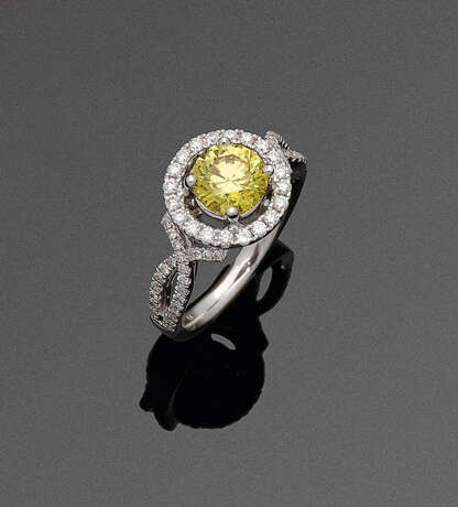 Eleganter Fancy Vivid-Yellow-Brillant-Solitärring - photo 1