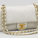 Schultertasche von Chanel "Classic Flap Bag" - photo 1