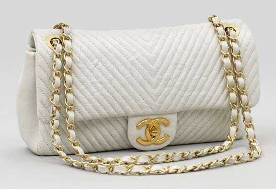 Schultertasche von Chanel "Classic Flap Bag" - фото 1