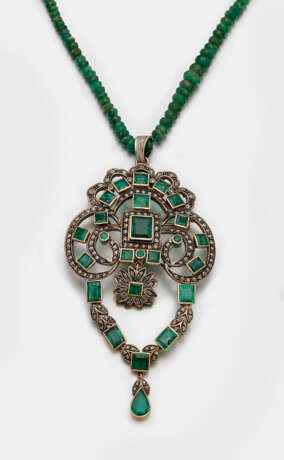Orientalisches Smaragd-Diamantcollier - фото 1