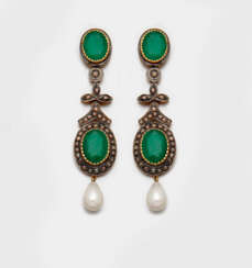 Paar orientalische Smaragd-Diamantohrgehänge