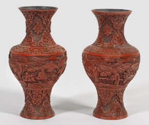 Paar chinesische Rotlack-Vasen