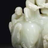 A LARGE AND FINELY CARVED WHITE JADE 'ELEPHANT AND BOYS' GRO... - photo 4