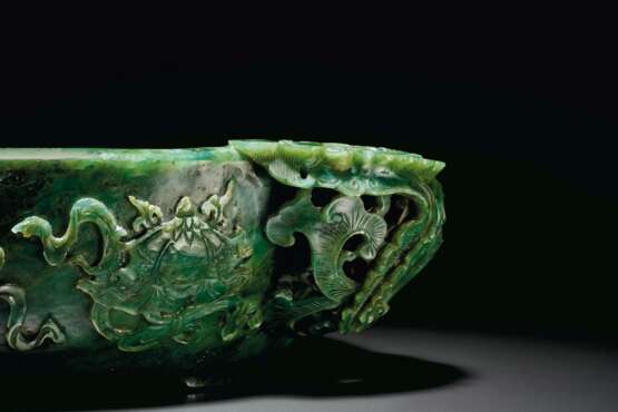 A RARE LARGE AND FINELY CARVED SPINACH-GREEN JADE MARRIAGE B... - photo 2