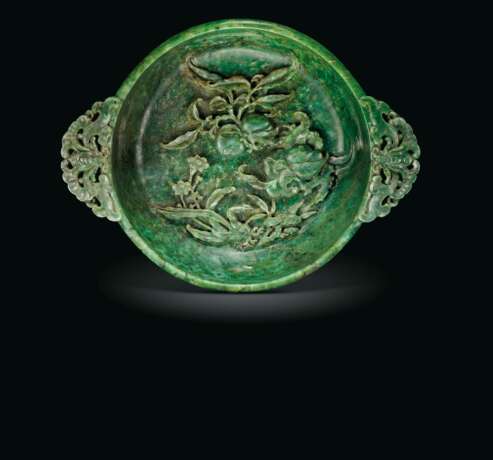 A RARE LARGE AND FINELY CARVED SPINACH-GREEN JADE MARRIAGE B... - photo 5