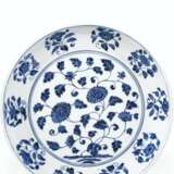 A VERY RARE BLUE AND WHITE DISH - фото 2