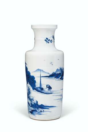 A BLUE AND WHITE ROULEAU VASE - photo 1