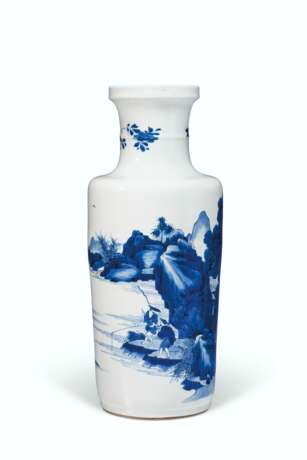 A BLUE AND WHITE ROULEAU VASE - Foto 2