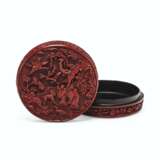 A RARE CARVED RED LACQUER CIRCULAR BOX AND COVER - фото 7