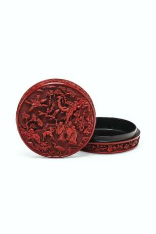 A RARE CARVED RED LACQUER CIRCULAR BOX AND COVER - photo 7