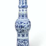 A VERY LARGE BLUE AND WHITE LOBED TEMPLE VASE - photo 1