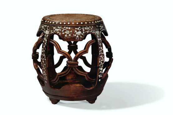 A MARBLE-INSET MOTHER-OF-PEARL-INLAID HONGMU BARREL-FORM STO... - photo 1