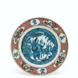 A RARE AND LARGE ZHANGZHOU ENAMELED DISH - фото 1