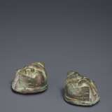 A PAIR OF GILT-BRONZE PHOENIX-FORM WEIGHTS - фото 3