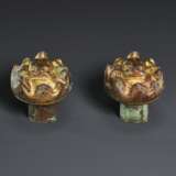 A PAIR OF GILT-BRONZE ZITHER STRING ANCHORS, SE RUI - фото 2