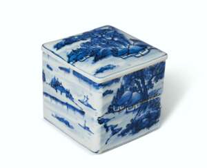 AN UNUSUAL TWO-TIERED BLUE AND WHITE SQUARE BOX AND COVER