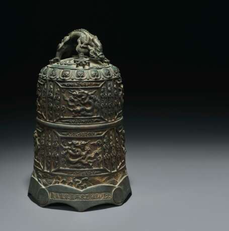 A RARE DATED PARCEL-GILT BRONZE TEMPLE BELL AND A STAND - photo 4