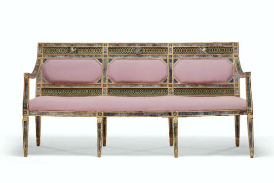 A SOUTH ITALIAN GILTWOOD, GILT-LEAD MOUNTED AND REVERSE-PAIN... - фото 1