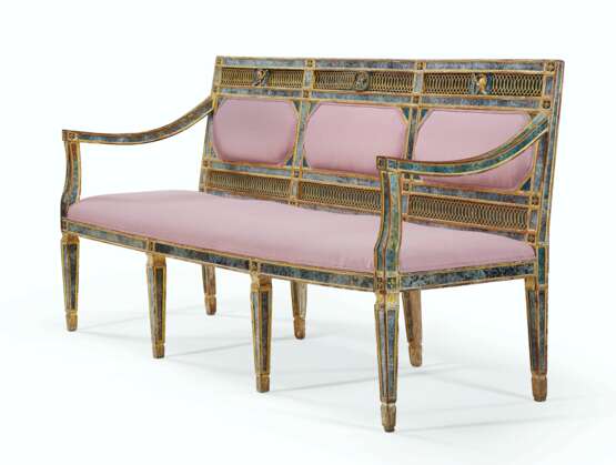 A SOUTH ITALIAN GILTWOOD, GILT-LEAD MOUNTED AND REVERSE-PAIN... - фото 2
