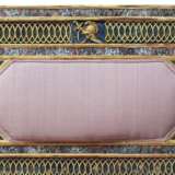 A SOUTH ITALIAN GILTWOOD, GILT-LEAD MOUNTED AND REVERSE-PAIN... - photo 6
