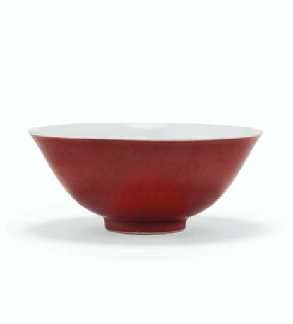 A SMALL COPPER-RED-GLAZED BOWL - фото 1