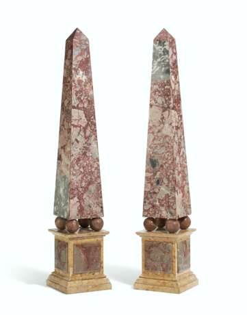 A PAIR OF ITALIAN RED AND YELLOW MARBLE OBELISKS - фото 1
