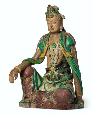 A LARGE GLAZED TILEWORKS FIGURE OF SEATED GUANYIN - фото 2