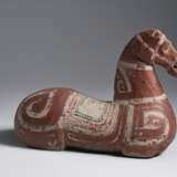 A PAINTED DARK GREY POTTERY TORSO OF A HORSE - Foto 3