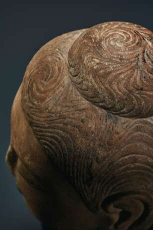 A VERY RARE AND IMPORTANT MARBLE HEAD OF BUDDHA - фото 6
