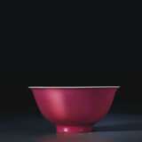 A SMALL ANHUA-DECORATED RUBY-ENAMELED BOWL - photo 4