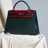 BARBARA TAYLOR BRADFORD'S LIMITED EDITION ROUGE H, VERT FONCÉ & BLEU SAPHIR CALF BOX LEATHER SELLIER KELLY 32 WITH GOLD HARDWARE - Foto 1