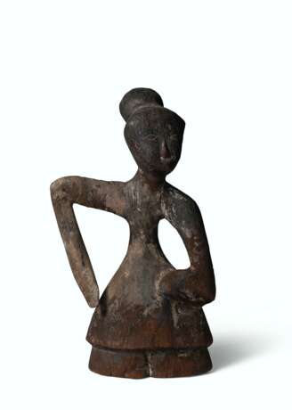 A LACQUERED WOOD FIGURE OF A FEMALE DANCER - фото 1